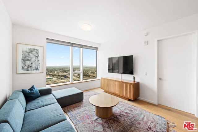 889 Francisco Street 3401, Los Angeles, CA 90017
