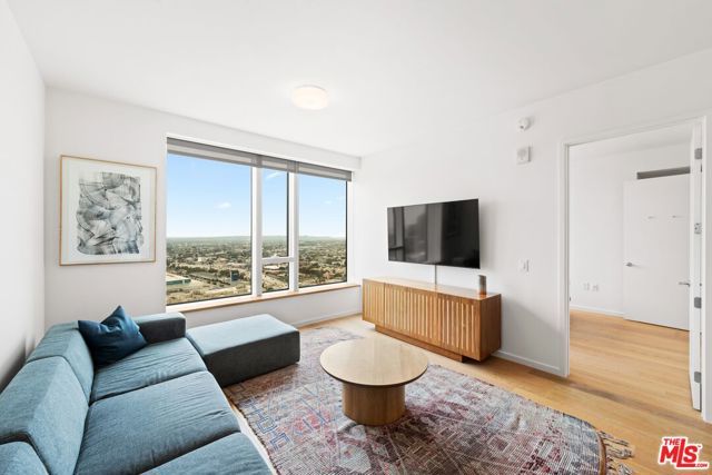 889 Francisco Street 3401, Los Angeles, CA 90017