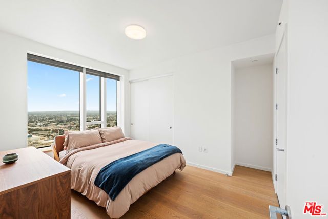889 Francisco Street 3401, Los Angeles, CA 90017