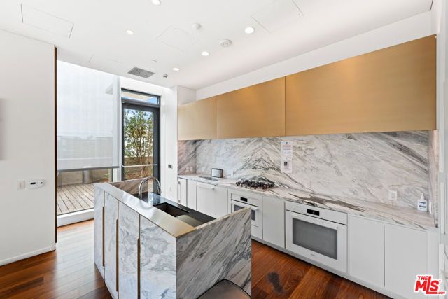 889 Francisco Street 3401, Los Angeles, CA 90017