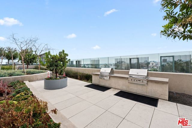 889 Francisco Street 3401, Los Angeles, CA 90017
