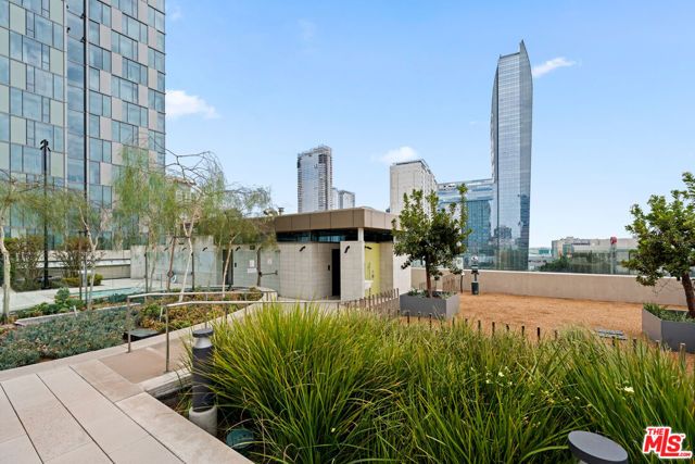 889 Francisco Street 3401, Los Angeles, CA 90017