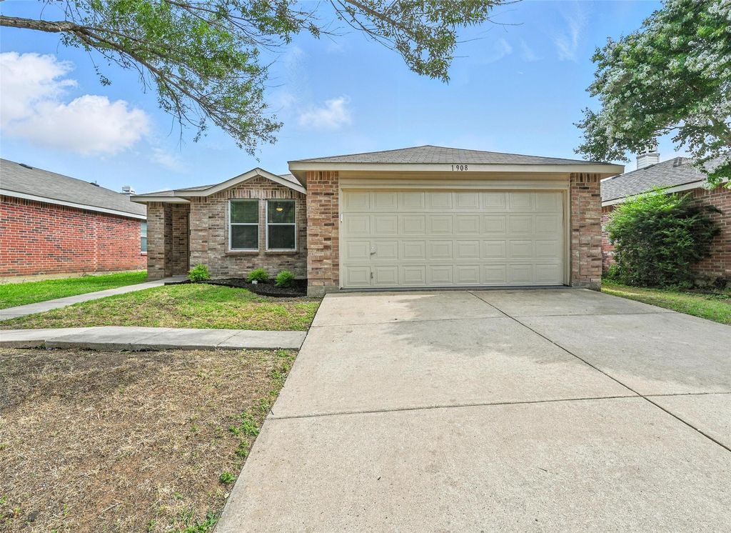 1908 Ramada Trail, Fort Worth, TX 76247