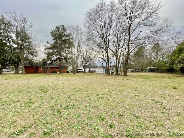 531 E Donaldson Avenue, Raeford, NC 28376