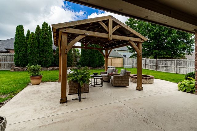 4401 Warbal Trail, Rogers, AR 72758