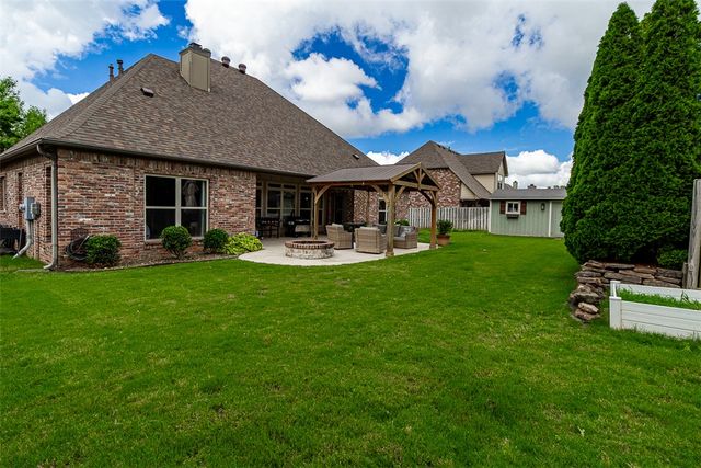 4401 Warbal Trail, Rogers, AR 72758