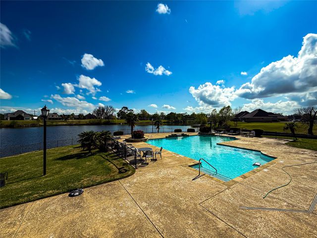 1013 S Crescent Cove, Shreveport, LA 71105