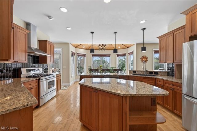 11355 Beechnut Lane, Chardon, OH 44024