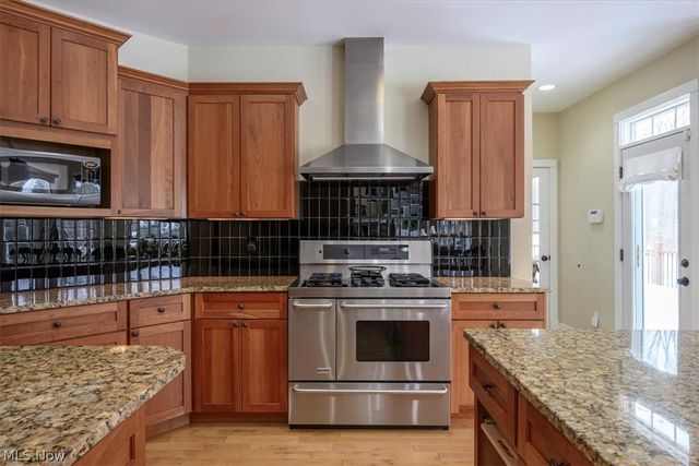 11355 Beechnut Lane, Chardon, OH 44024