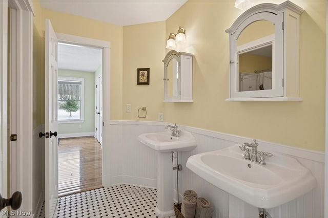 11355 Beechnut Lane, Chardon, OH 44024