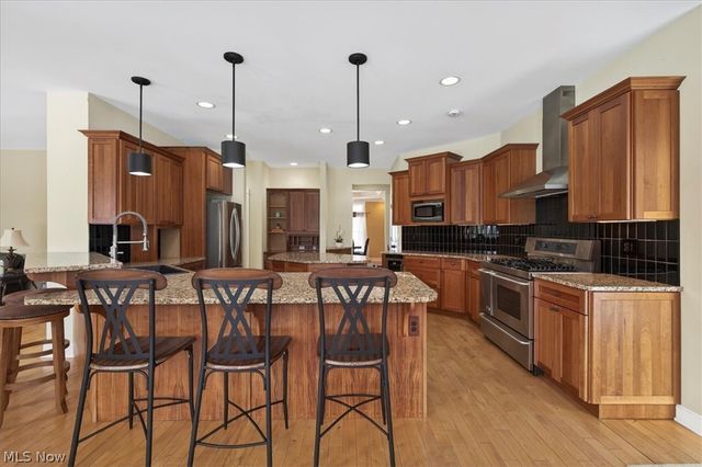 11355 Beechnut Lane, Chardon, OH 44024