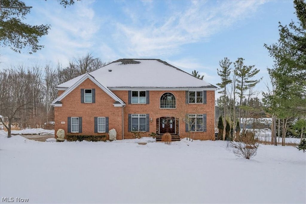 11355 Beechnut Lane, Chardon, OH 44024