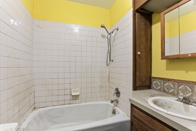 1611 NE Madison Street, Minneapolis, MN 55413