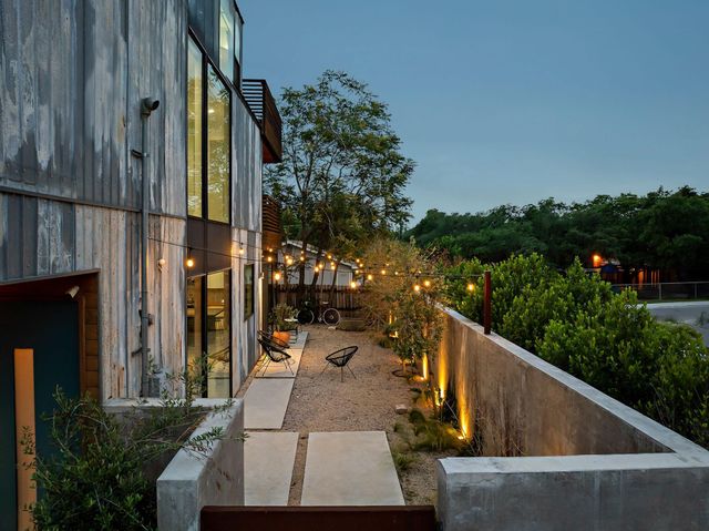 2201 Santa Rosa ST, Austin, TX 78702