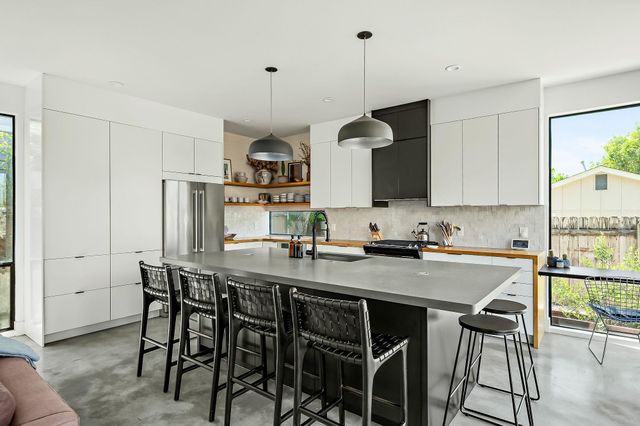 2201 Santa Rosa ST, Austin, TX 78702