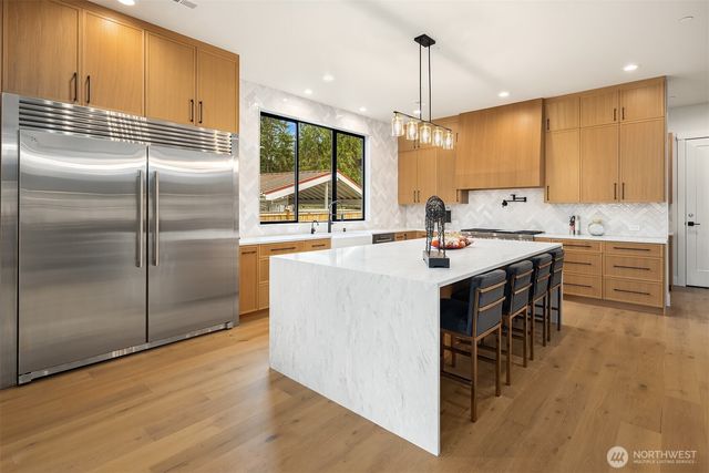 12554 SE 52nd St, Bellevue, WA 98006