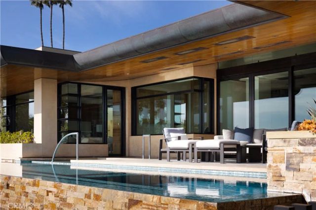 2526 Riviera Drive, Laguna Beach, CA 92651
