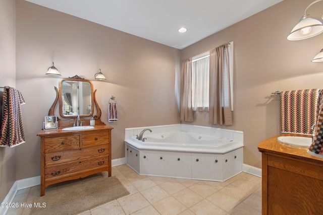 4285 Loblolly Circle SE, Southport, NC 28461