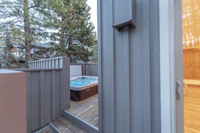 2834 NW Lakemont Drive, Bend, OR 97703