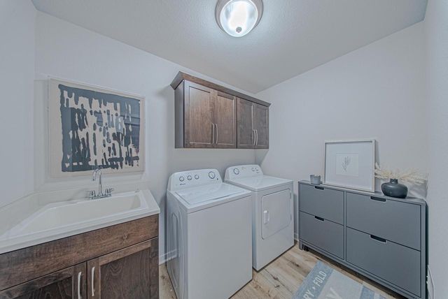 2928 Winnebago DRIVE, Summit, WI 53066