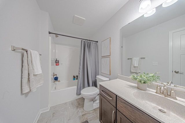 2928 Winnebago DRIVE, Summit, WI 53066