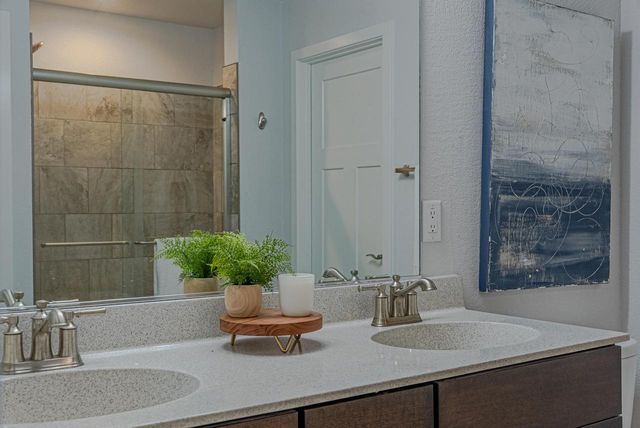 2928 Winnebago DRIVE, Summit, WI 53066