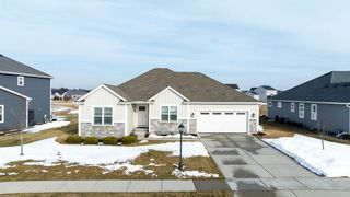 2928 Winnebago DRIVE, Summit, WI 53066