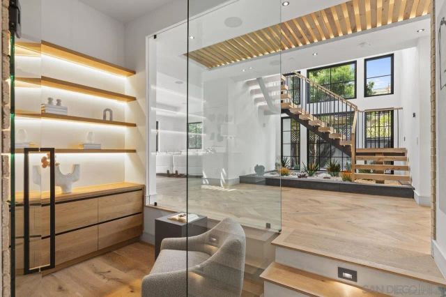 442 Westbourne St 2, La Jolla, CA 92037