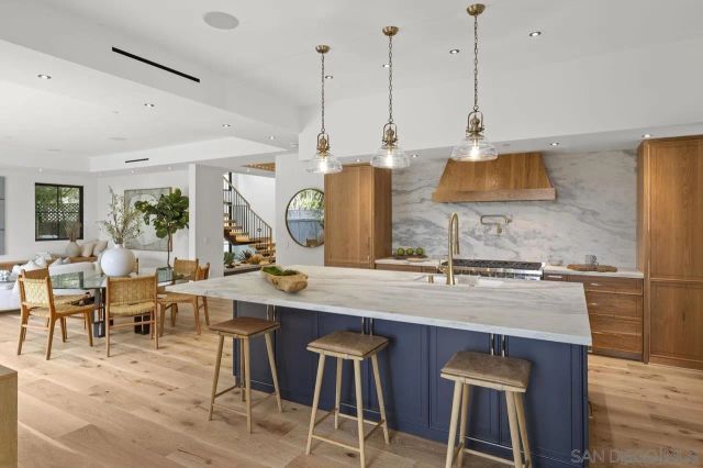 442 Westbourne St 2, La Jolla, CA 92037