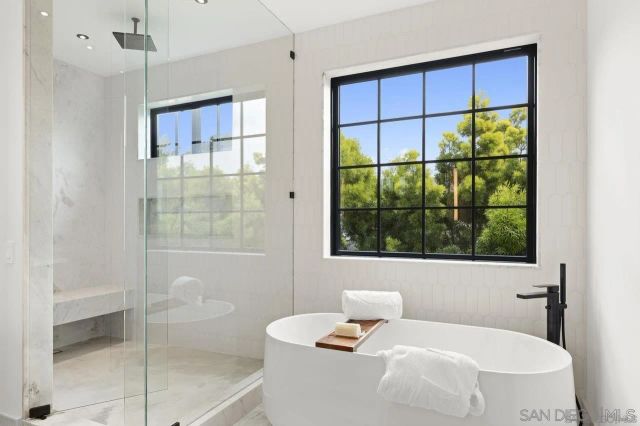 442 Westbourne St 2, La Jolla, CA 92037