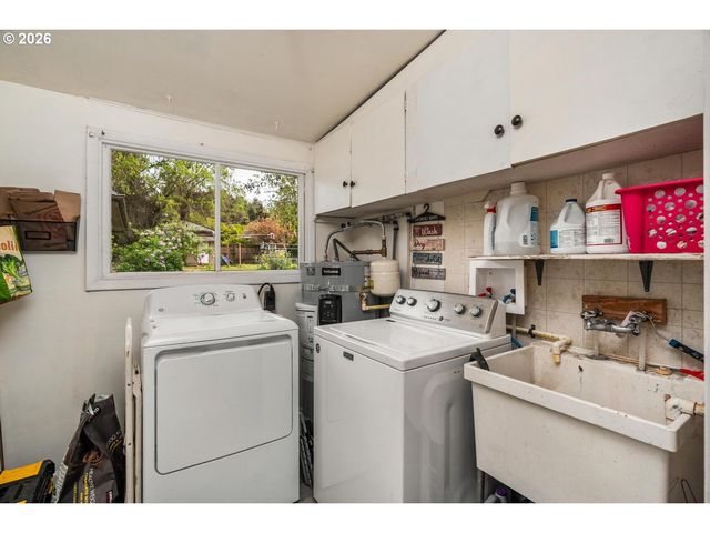 17820 Se CANDY Ln, Milwaukie, OR 97267