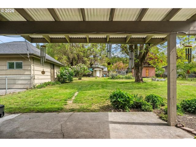 17820 Se CANDY Ln, Milwaukie, OR 97267