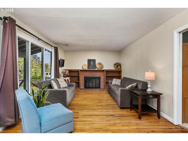 17820 Se CANDY Ln, Milwaukie, OR 97267