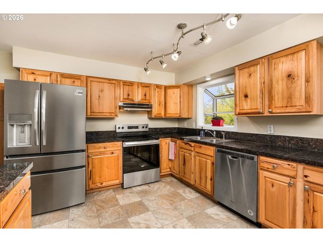 17820 Se CANDY Ln, Milwaukie, OR 97267