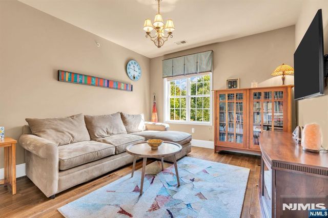 2304 Conrad Way 2304 Building 2, Franklin, NJ 08873