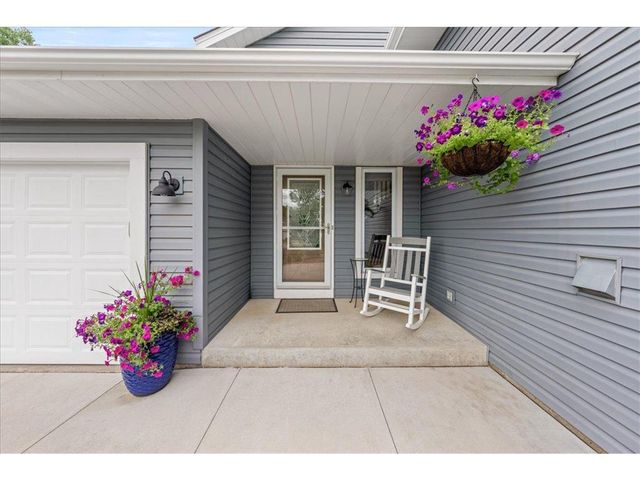 2870 Jordan Drive, Saint Paul, MN 55125