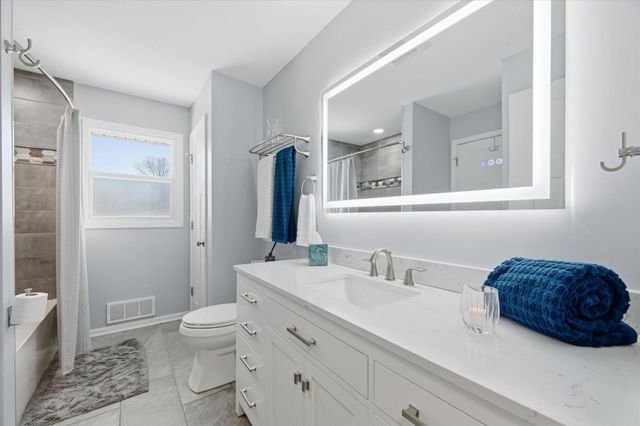 6424 Zealand Avenue N, Brooklyn Park, MN 55428