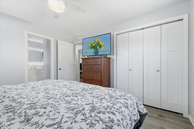 6424 Zealand Avenue N, Brooklyn Park, MN 55428