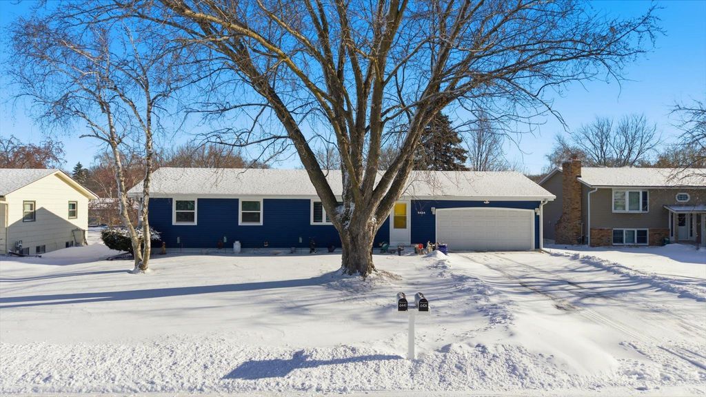 6424 Zealand Avenue N, Brooklyn Park, MN 55428