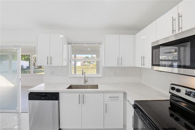 3420 SE 4th PL, Cape Coral, FL 33904