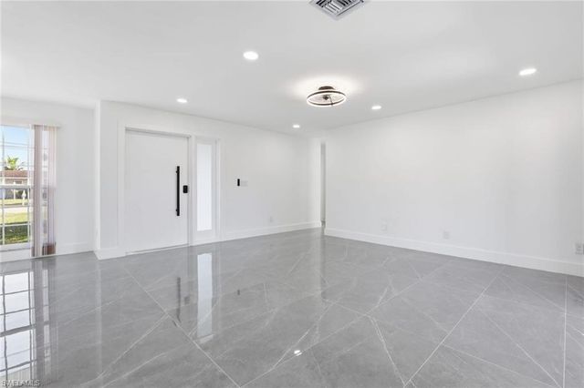 3420 SE 4th PL, Cape Coral, FL 33904