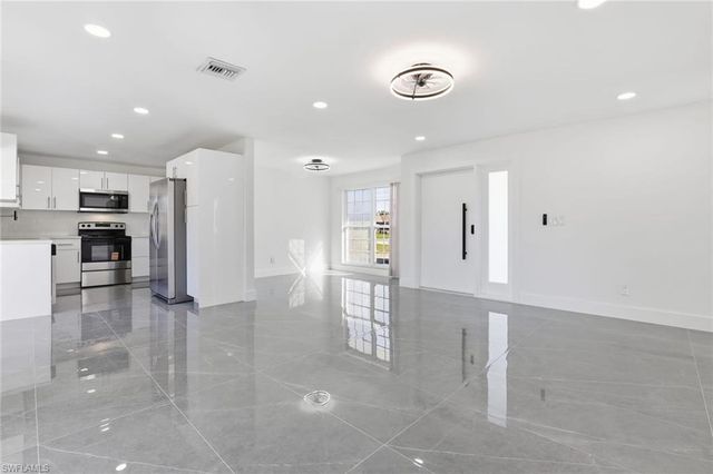 3420 SE 4th PL, Cape Coral, FL 33904