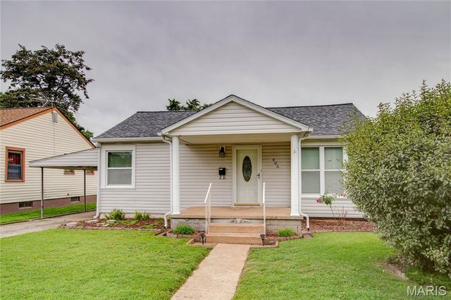905 Madison Avenue, Wood River, IL 62095