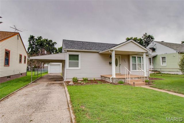 905 Madison Avenue, Wood River, IL 62095