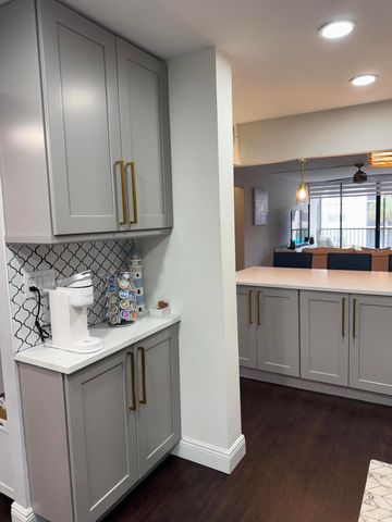 6 Royal Palm Way 202, Boca Raton, FL 33432