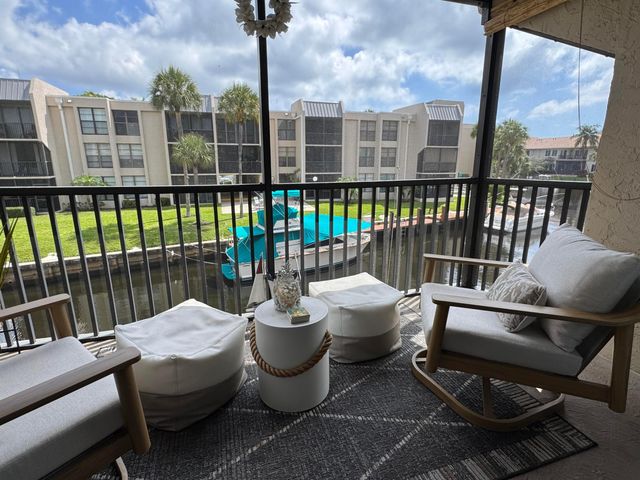 6 Royal Palm Way 202, Boca Raton, FL 33432