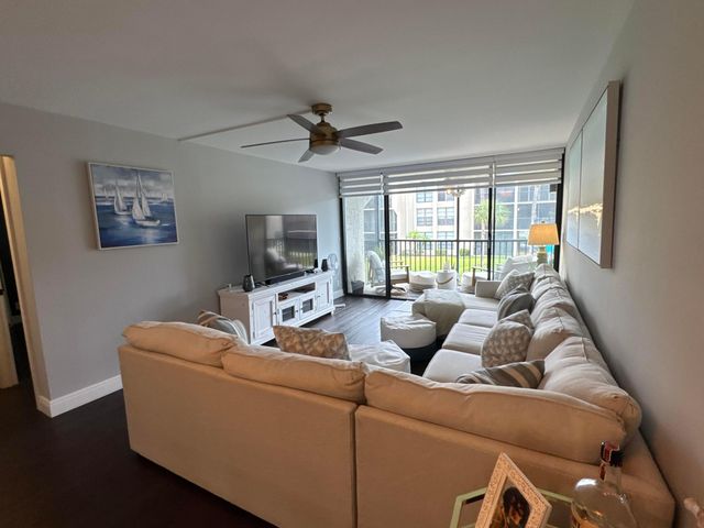 6 Royal Palm Way 202, Boca Raton, FL 33432