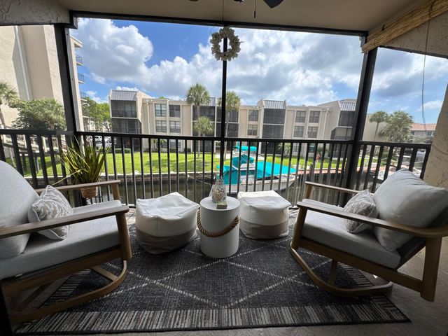 6 Royal Palm Way 202, Boca Raton, FL 33432