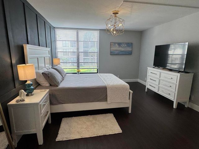 6 Royal Palm Way 202, Boca Raton, FL 33432