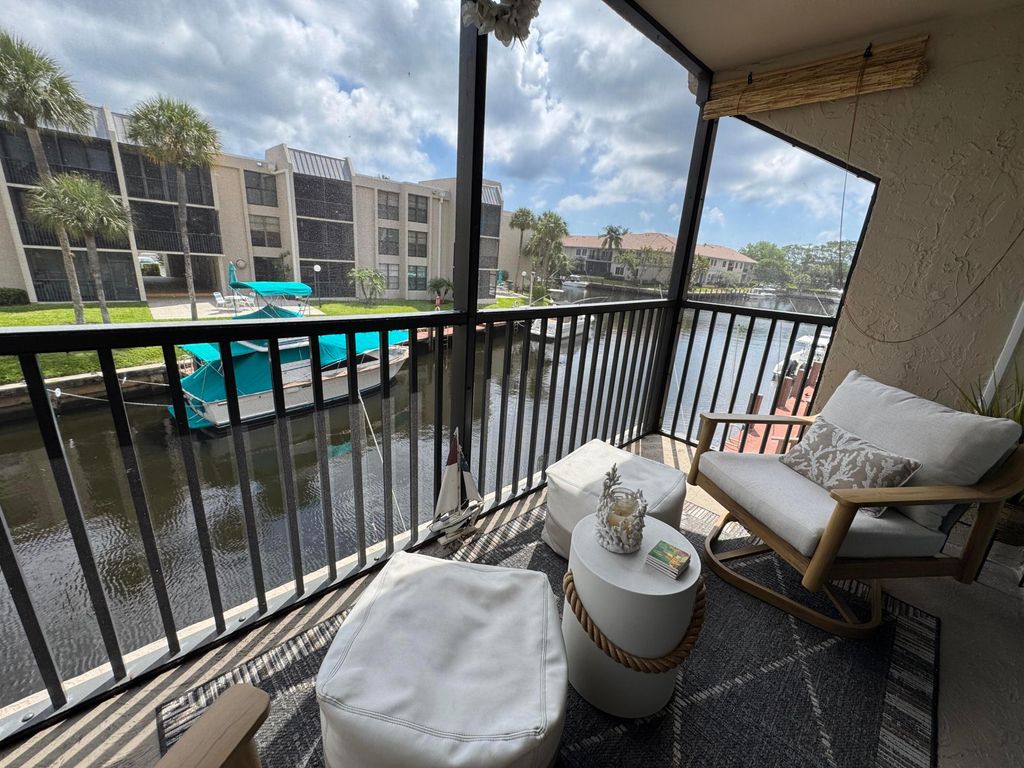 6 Royal Palm Way 202, Boca Raton, FL 33432